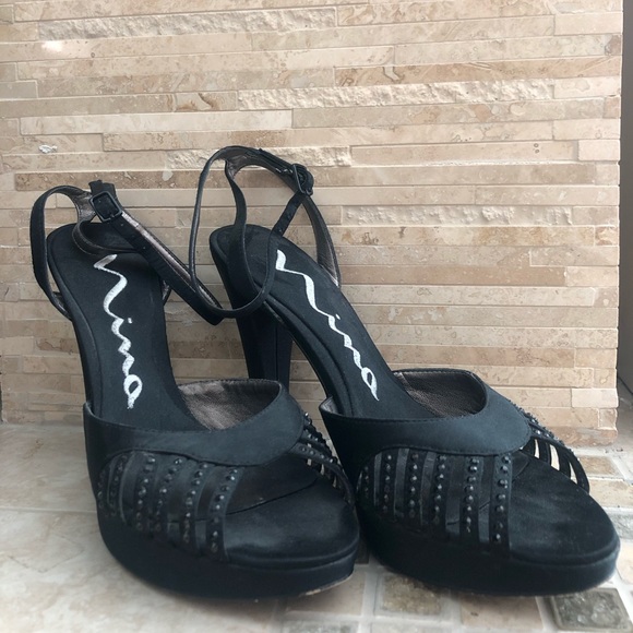 NINA HEELS! SIZE 5 1/2 - Picture 1 of 2